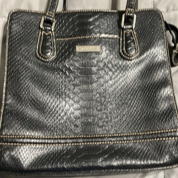 Donating 💛Liz Claiborne black crocdile hand bag - Picture 3 of 14